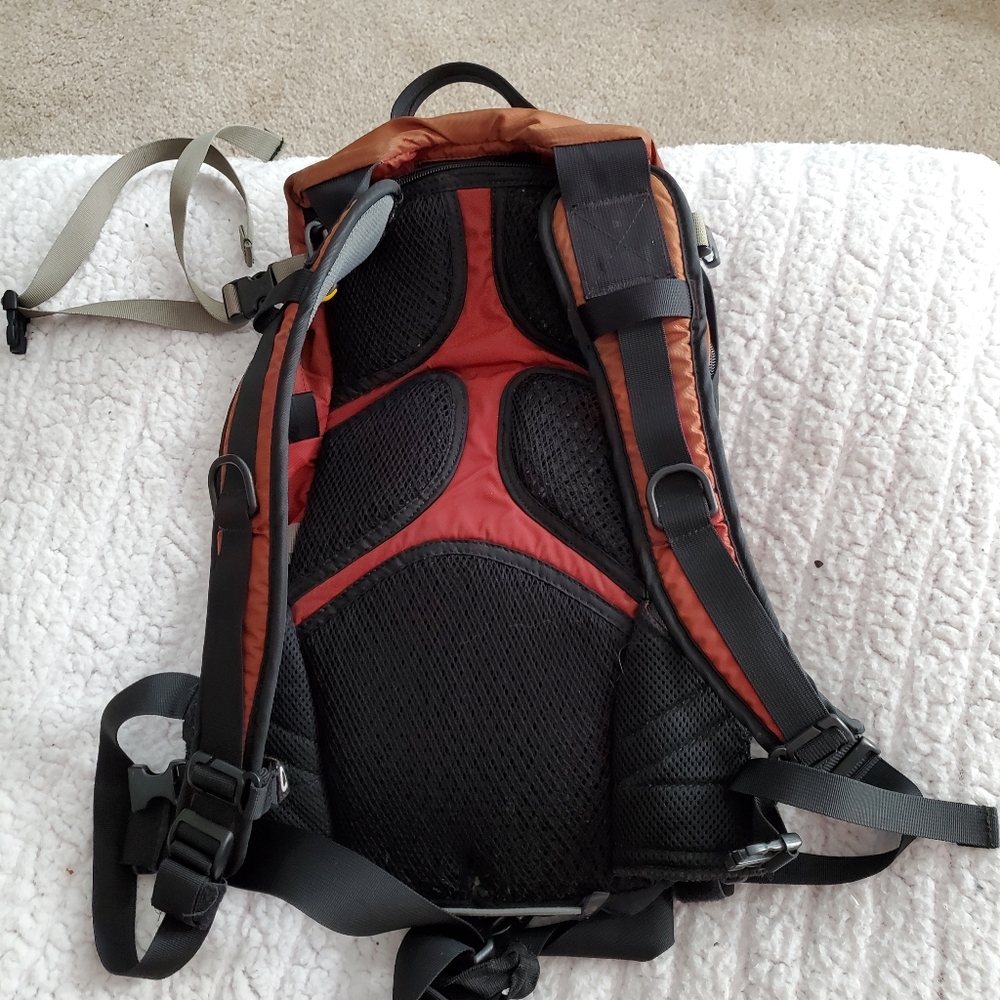CamBack Hawg Backpack - Picture 3 of 3